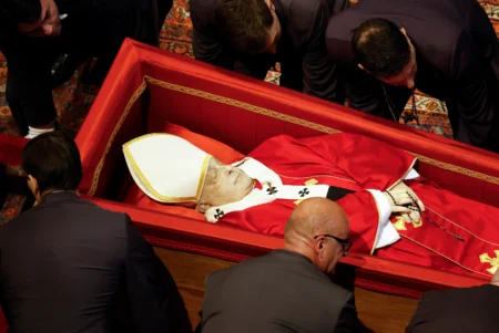 Pope Francis’ coffin to be sealed in liturgical rite on Friday evening Pope Francis’ coffin to be sealed in liturgical rite on Friday evening