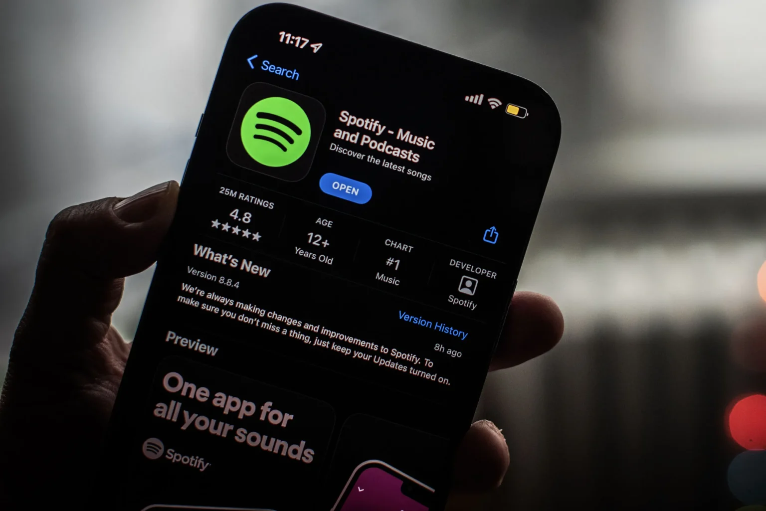 Spotify gains as Apple relaxes App Store payment restrictions