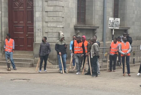 State-backed thugs? Police accused of aiding hired gangs to crush Nairobi CBD protests Police accused of aiding hired gangs to crush Nairobi CBD protests