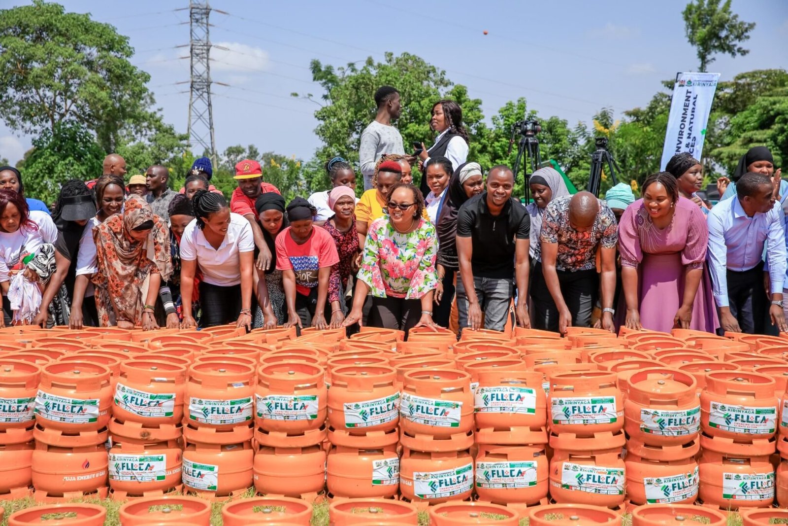Waiguru distributes 5,800 free gas cylinders