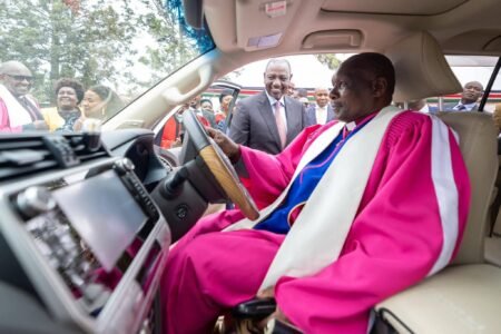 Ruto gifts AIC Bishop Benjamin Kalanzo a Toyota Prado