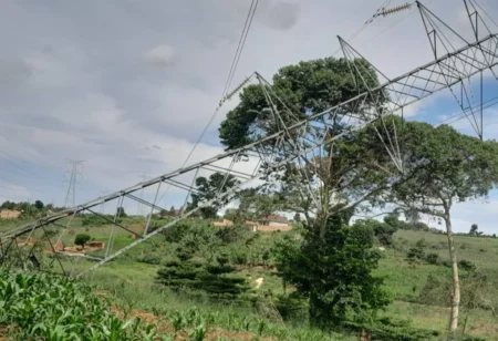 High-voltage pylon collapse kills suspected vandal in Mukono, police report Owen Falls-Mukono Electricity Tower Collapses