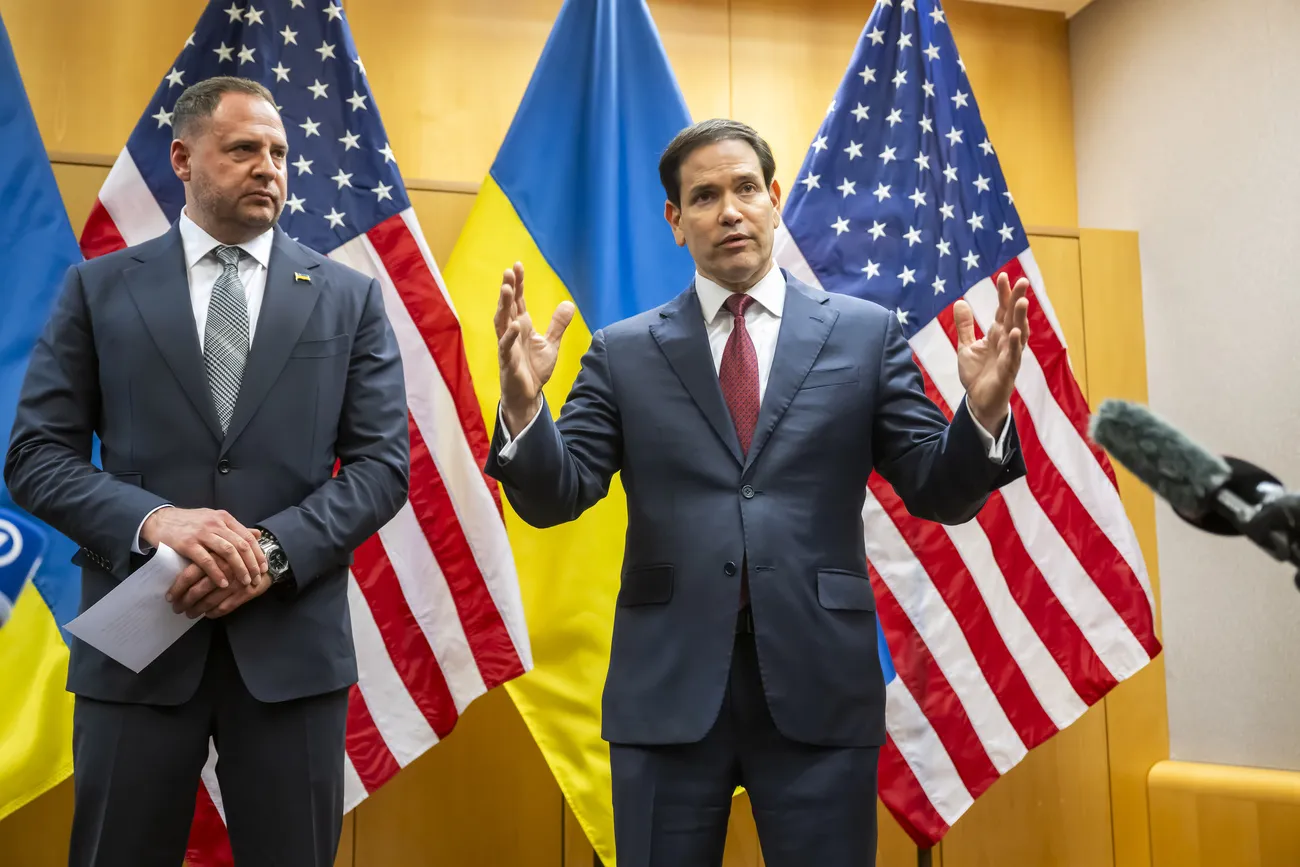 US and Ukraine signal major breakthrough in peace plan after high-stakes Geneva talks US and Ukrainian delegates meet in Geneva to refine a new peace framework