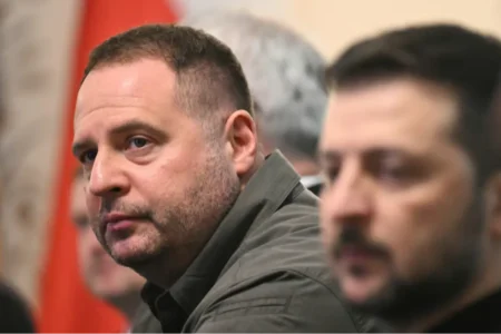 Zelenskyy’s chief of staff resigns after anti-corruption raid on his Kyiv home Zelenskyy’s chief of staff resigns after anti-corruption raid on his Kyiv home