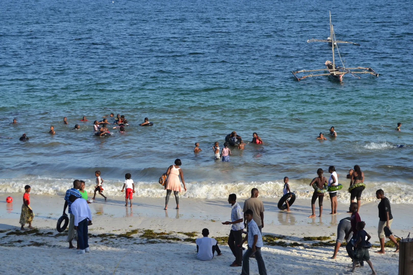 Kenya’s coast enforces 6pm beach curfew during holiday season Kenya’s coast enforces 6pm beach curfew during holiday season