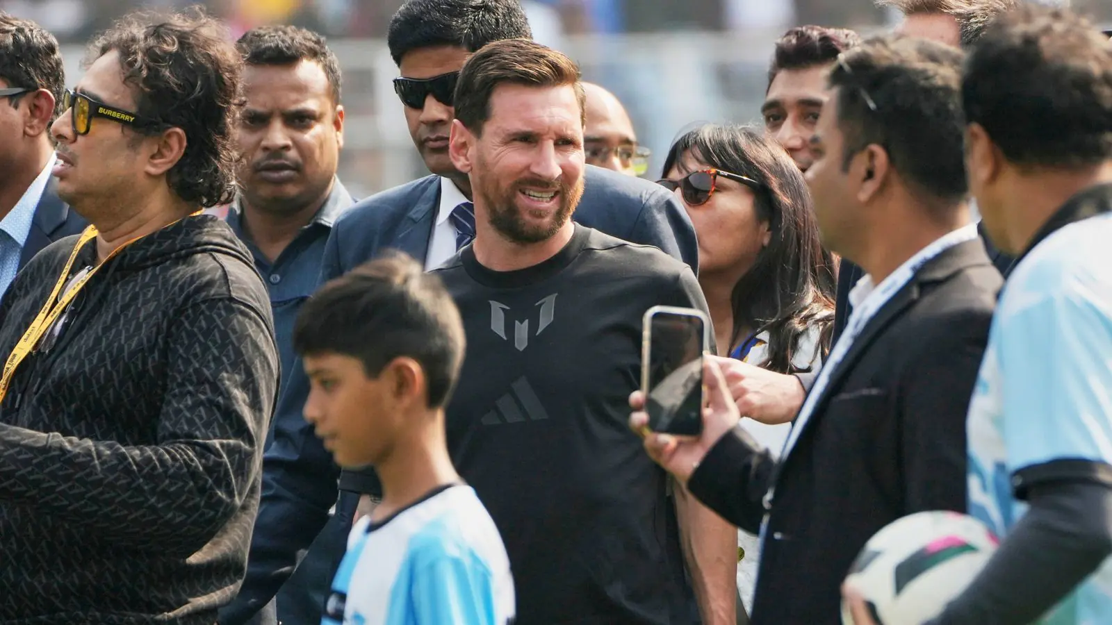 Lionel Messi’s visit to India turns chaotic after fans protest early stadium exit 1 Messi Kolkata chaos