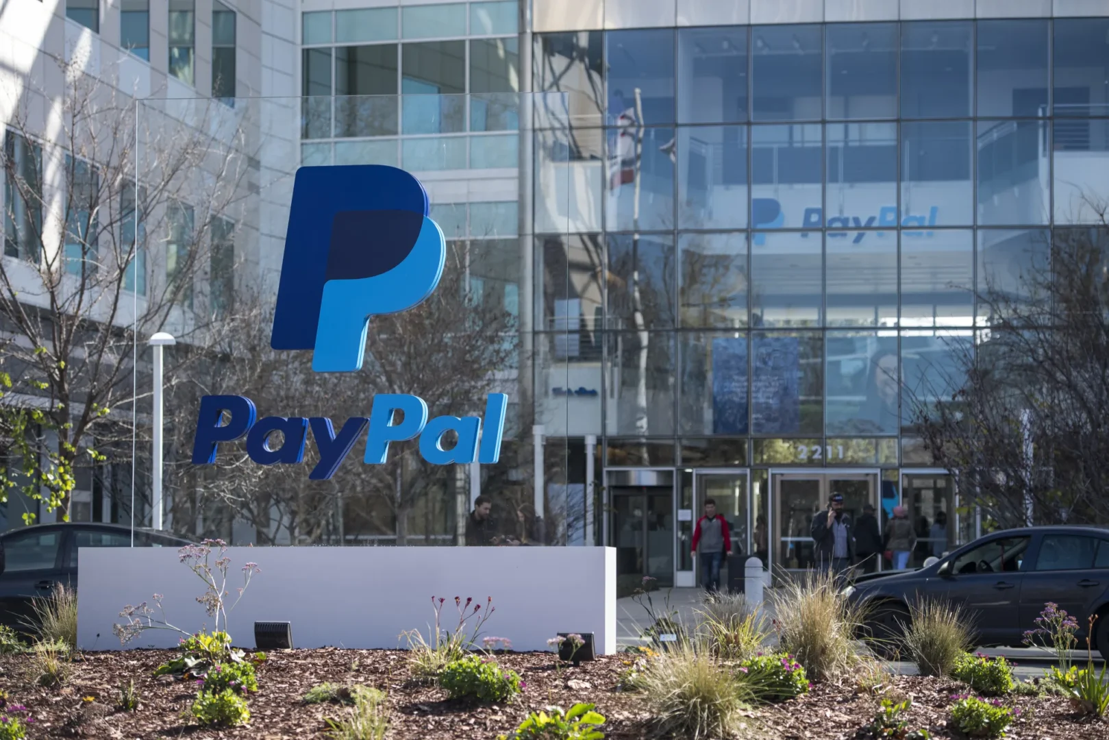 PayPal applies for US banking licence to expand small business lending PayPal applies for US banking licence to expand lending