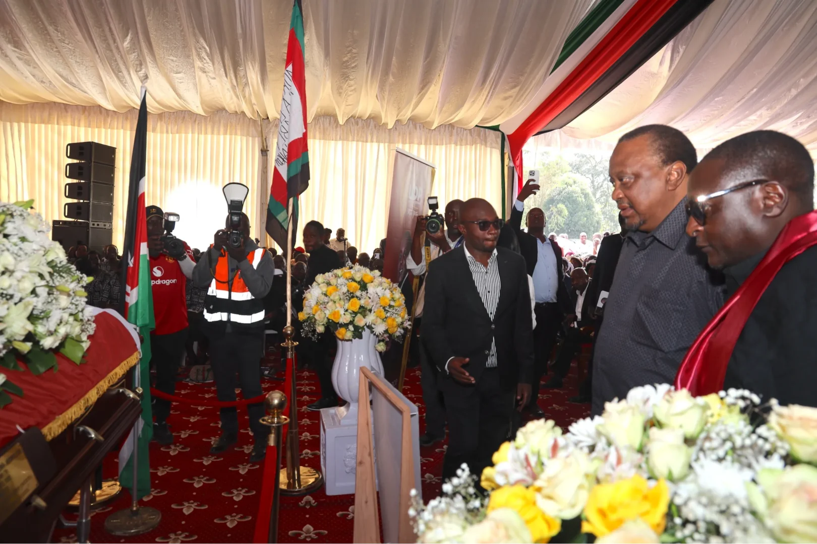 Uhuru Kenyatta joins thousands at emotional burial of Cyrus Jirongo in Kakamega