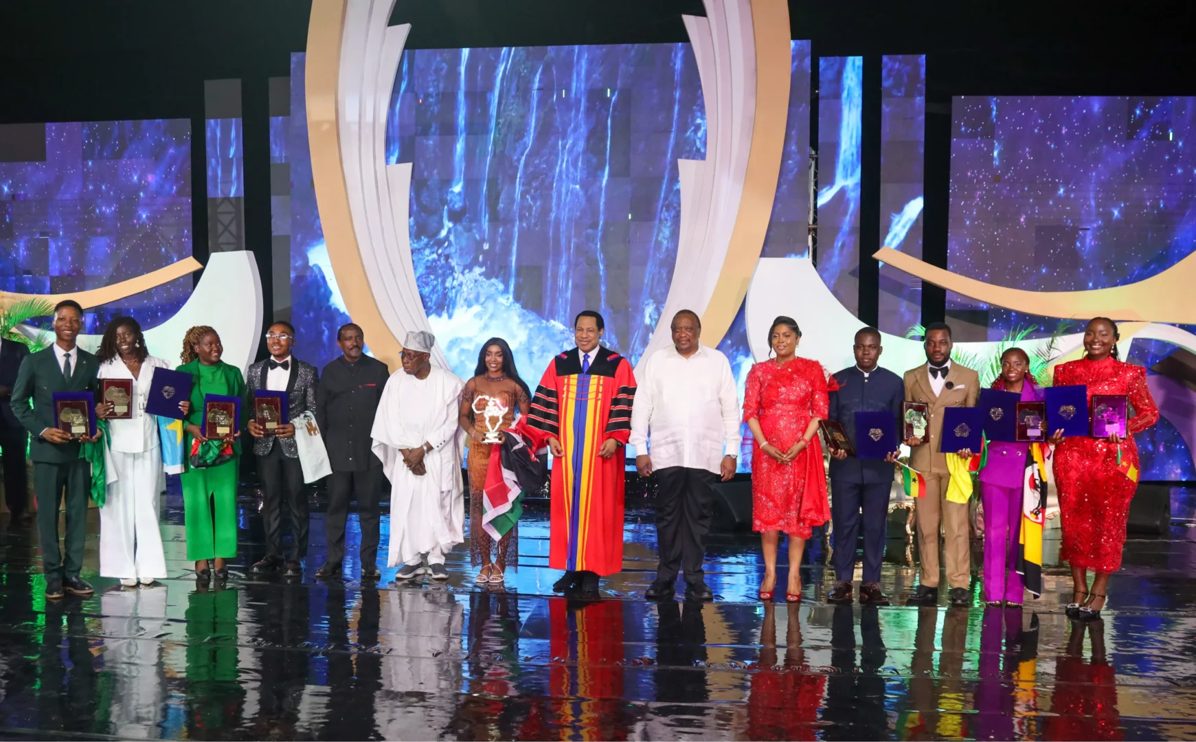 Kenyan wins Star Prize at Future Africa Leaders Awards graced by Uhuru in Nigeria