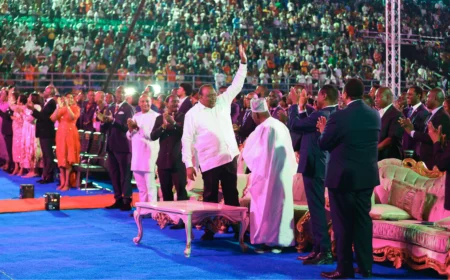 Kenyan wins Star Prize at Future Africa Leaders Awards graced by Uhuru in Nigeria