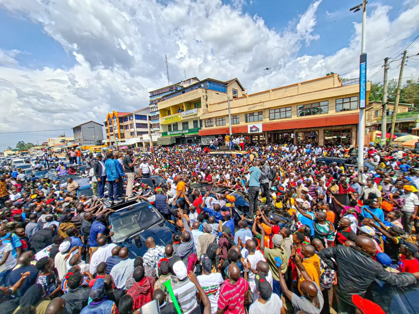 One killed after clashes between rival political supporters at Linda Mwananchi rally in Mbale