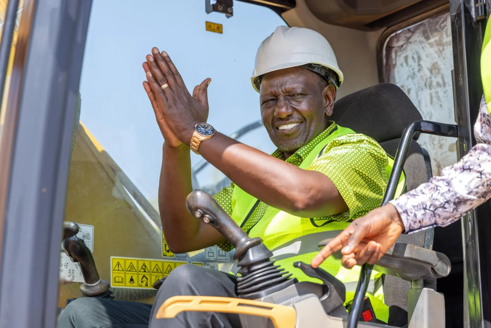 Security breach at Wajir event as man charges at President Ruto