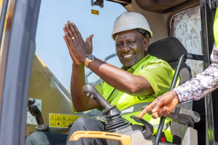 Security breach at Wajir event as man charges at President Ruto