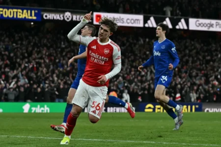 Viktor Gyokeres and 16-year-old Max Dowman seal dramatic Arsenal win over Everton