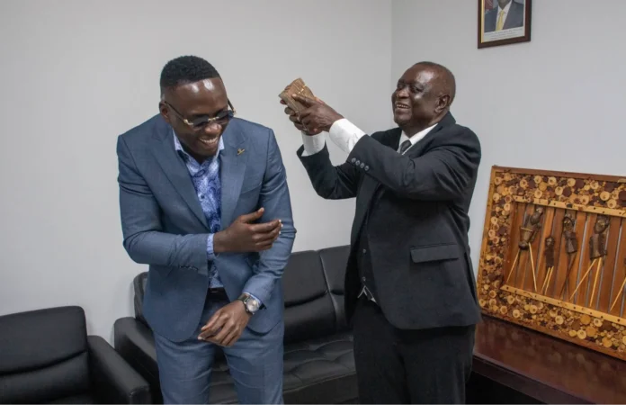 Oburu Odinga boosts viral Mbavu–Majembe boxing fight with cash