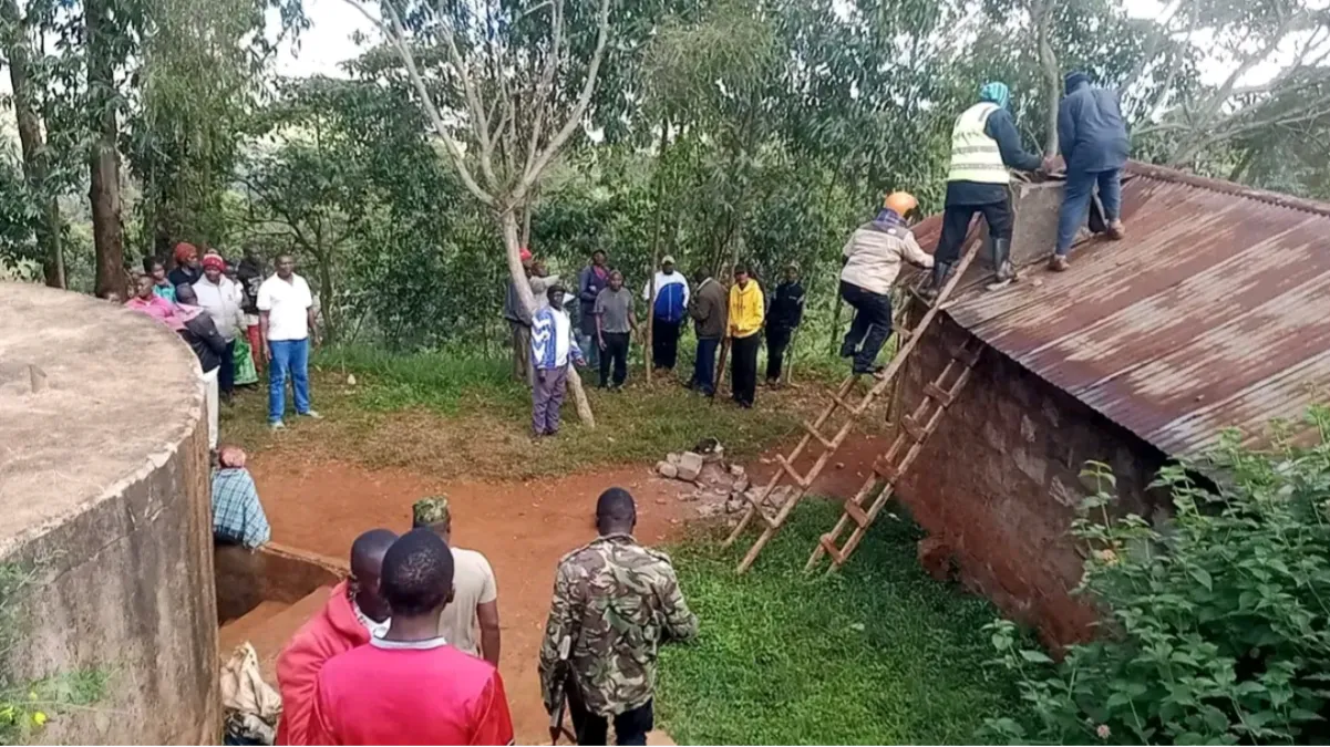 Police rescue suspected thief from mob after getting stuck in church chimney Police rescue suspected thief from mob after getting stuck in church chimney