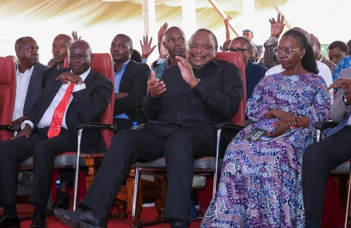 Uhuru Kenyatta and Gachagua share rare moment at Daniel Karaba burial
