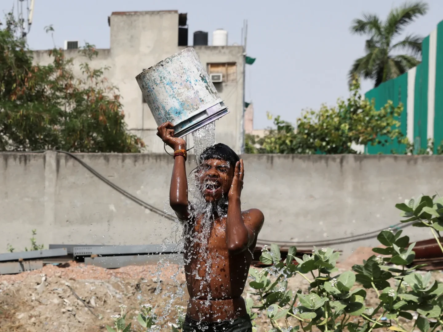 Heatwave kills at least 16 in southern India as temperatures climb Heatwave kills at least 16 in southern India as temperatures climb