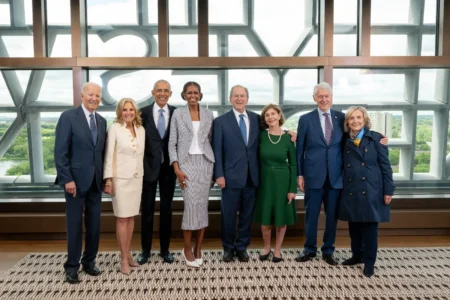 👉 Former US presidents join Obama to open presidential museum in Chicago