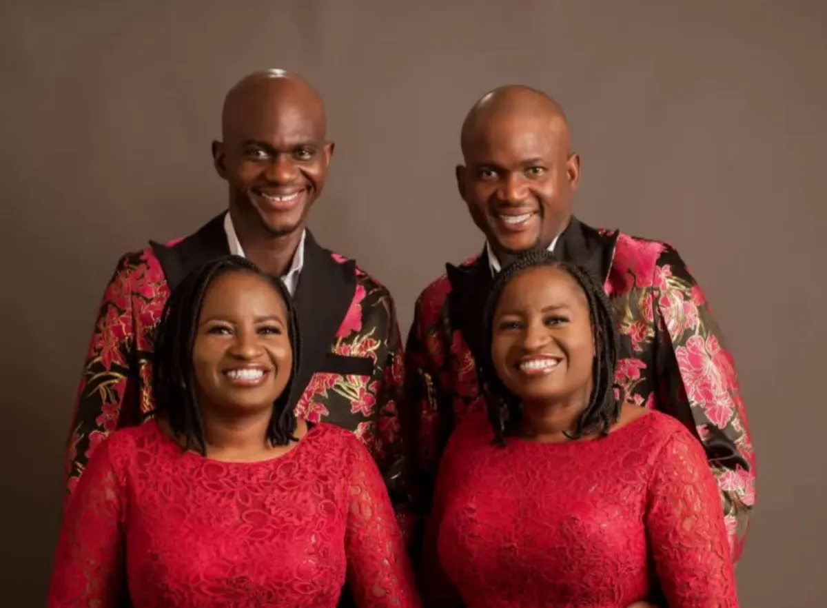 Twin brothers marry twin sisters in rare Nigerian double wedding Twin brothers marry twin sisters in rare Nigerian double wedding