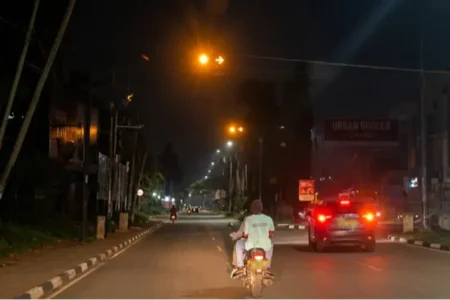 Why Kampala traffic lights now flash amber at night Why Kampala traffic lights now flash amber at night