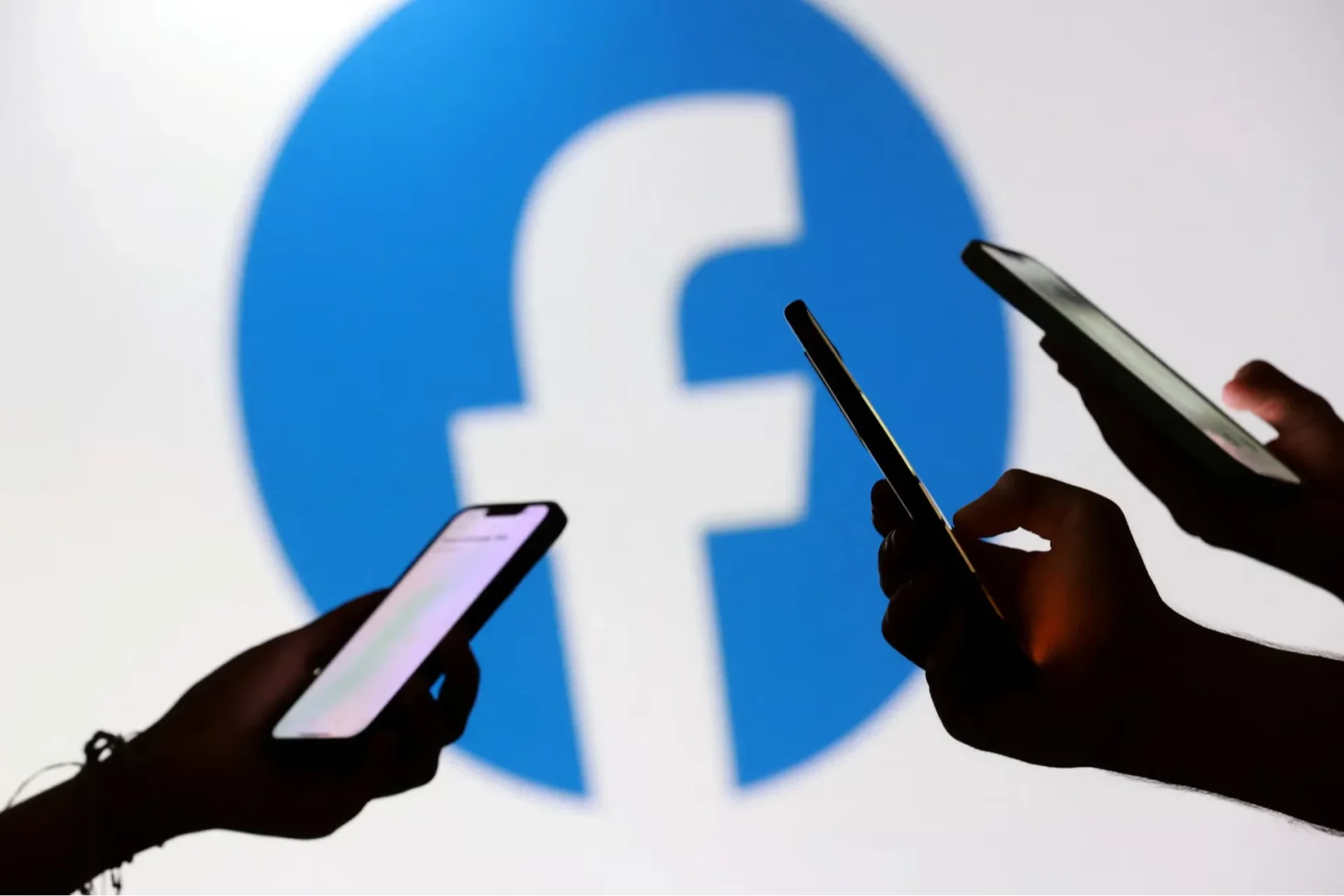 Facebook outage locks users out worldwide as Meta investigates Facebook outage locks users out worldwide as Meta investigates