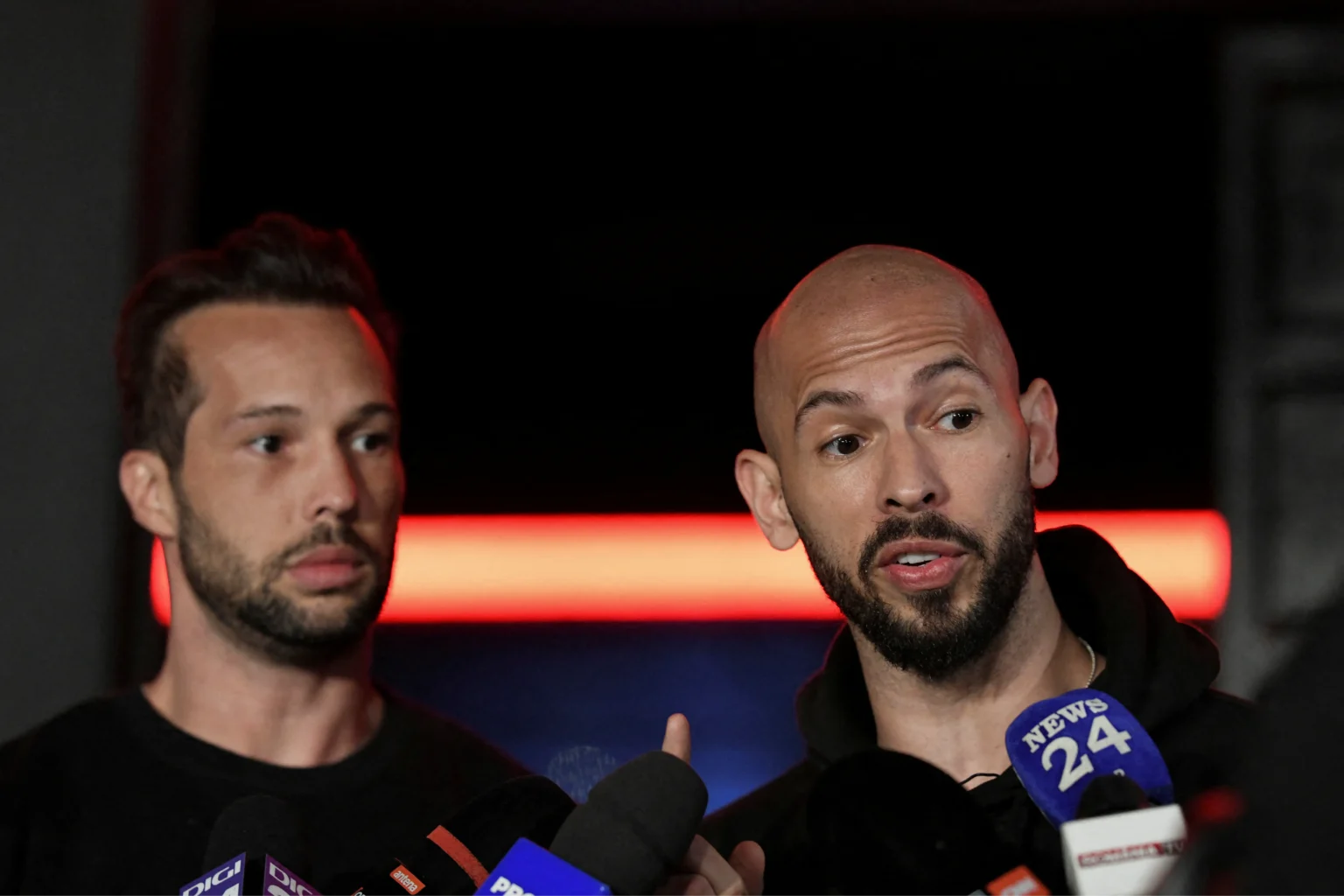 Influencer Andrew Tate and brother arrested in US as UK seeks extradition Influencer Andrew Tate and brother arrested in US as UK seeks extradition