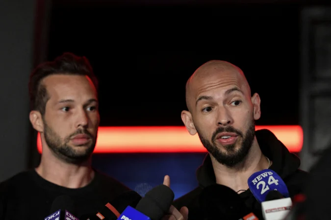 Influencer Andrew Tate and brother arrested in US as UK seeks extradition Influencer Andrew Tate and brother arrested in US as UK seeks extradition