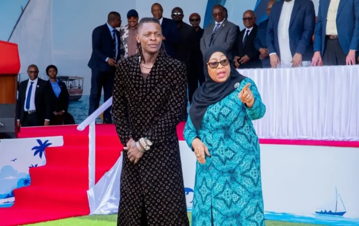Jose Chameleone meets Tanzania’s Samia Suluhu Hassan at Kizimkazi Festival Jose Chameleone meets Tanzania’s Samia Suluhu Hassan at Kizimkazi Festival