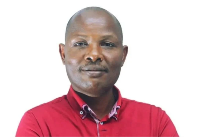 Armed men seize political analyst Charles Rwomushana from Radio Simba