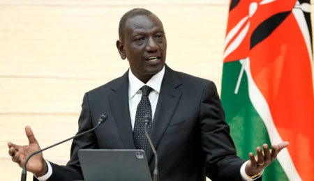 Ruto orders orders crackdown on foreigners operating small businesses