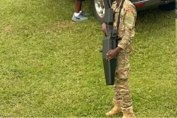 Unusual device on Museveni security detail sparks anti-drone speculation in Uganda Unusual device on Museveni security detail sparks anti-drone speculation in Uganda