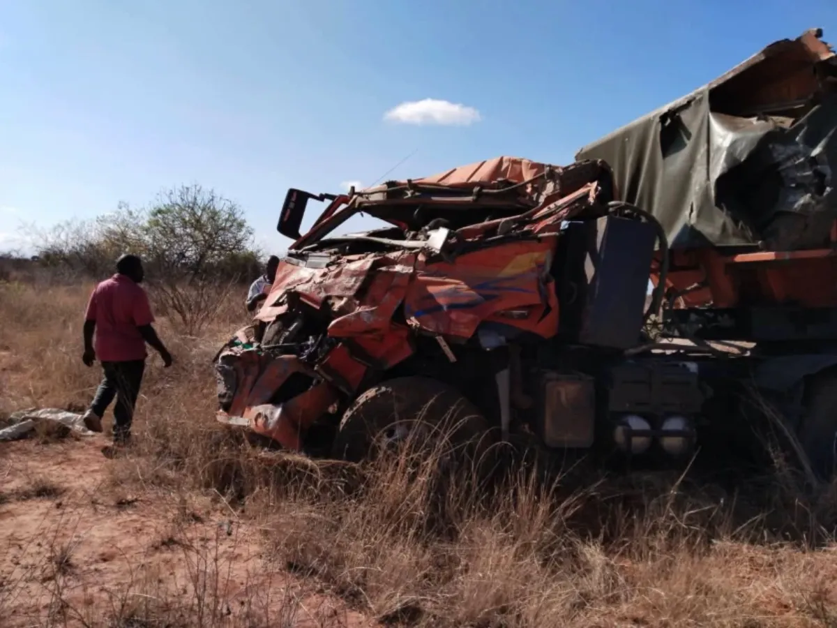 22 dead after bus, lorry collide on Nairobi-Mombasa Highway 22 dead after bus, lorry collide on Nairobi-Mombasa highway