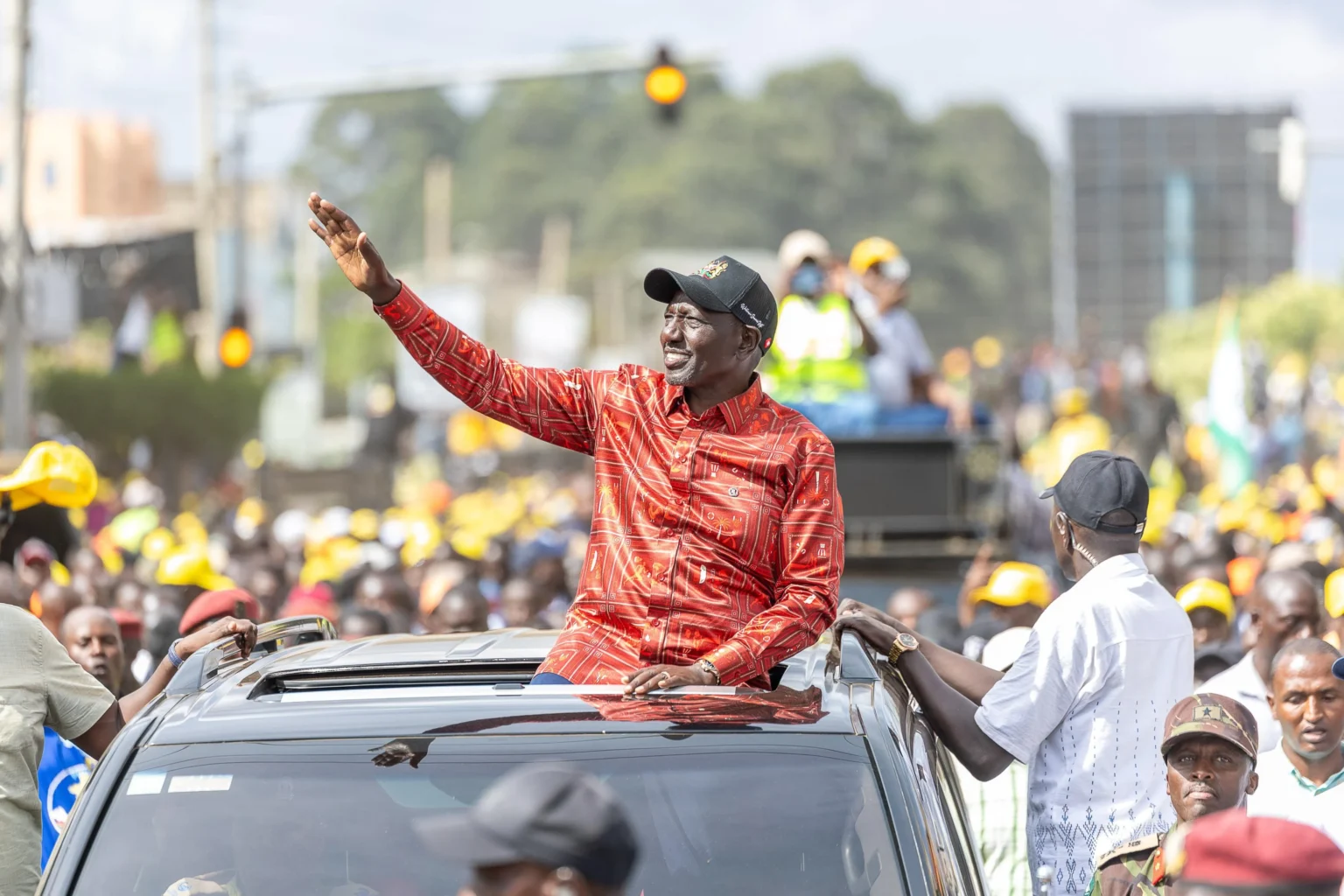 Ruto orders tarmacking of road leading to Kalonzo Musyoka’s home Ruto orders tarmacking of road leading to Kalonzo Musyoka’s home