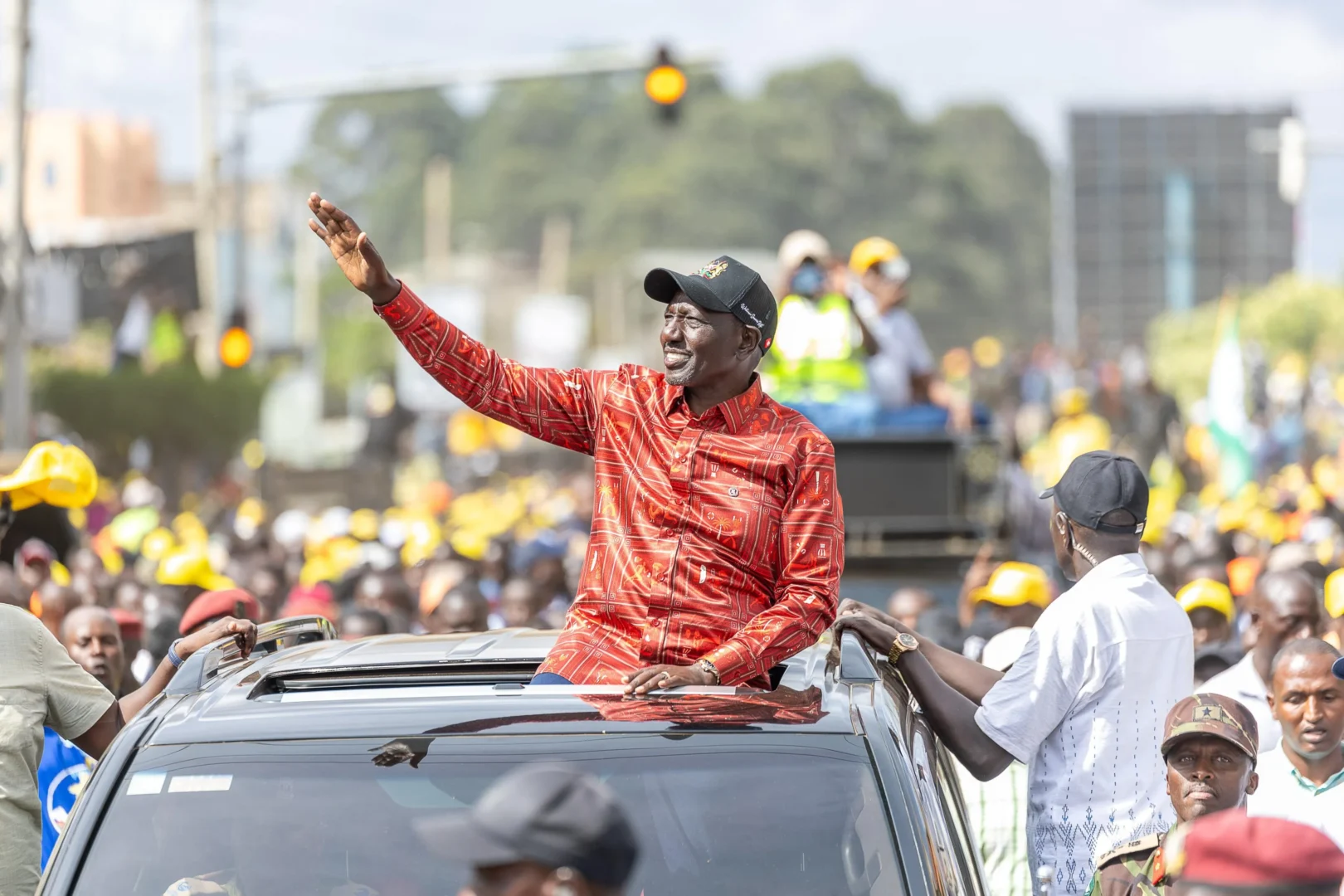 Ruto orders tarmacking of road leading to Kalonzo Musyoka’s home Ruto orders tarmacking of road leading to Kalonzo Musyoka’s home
